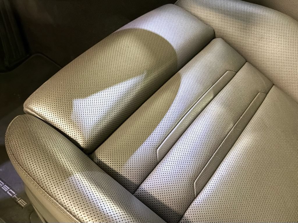 Certified 2018 Porsche Panamera 4 AWD/4WD image 21
