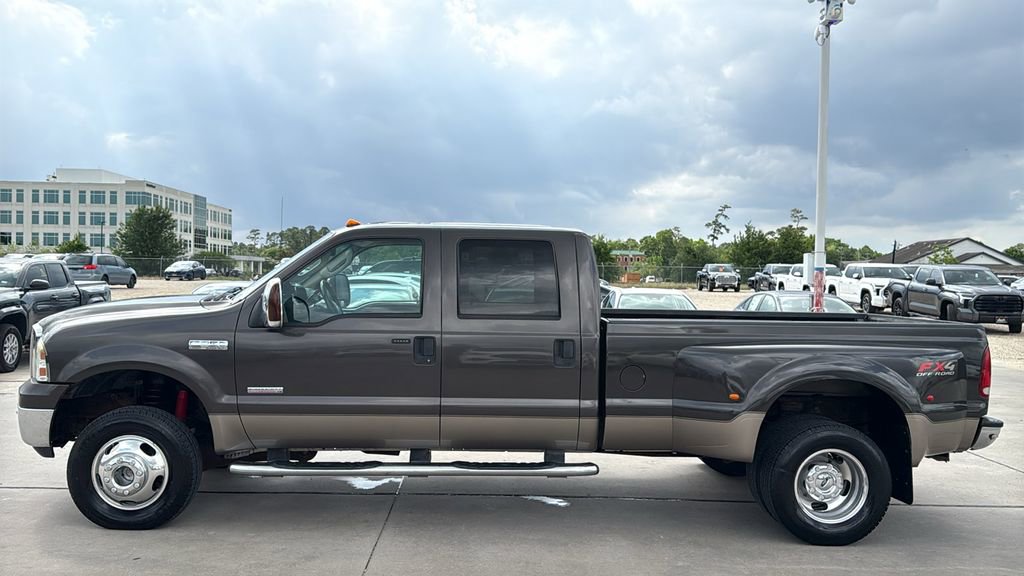 Used 2006 Ford F350 Lariat AWD/4WD image 2