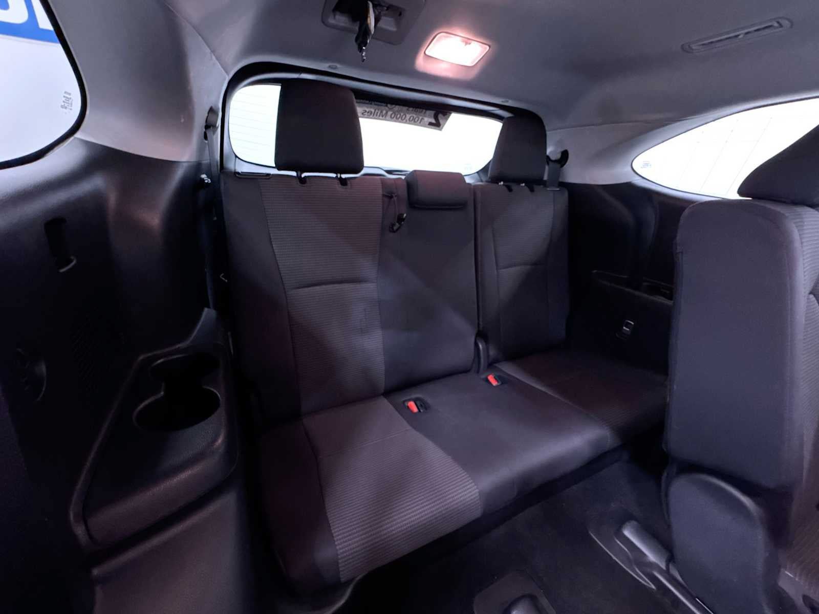 Used 2025 Toyota Highlander LE FWD image 41