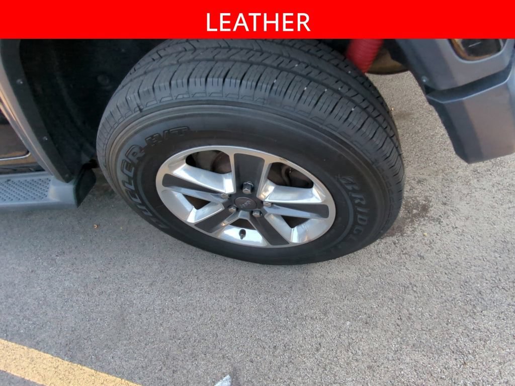 Used 2019 Jeep Wrangler Unlimited Sahara AWD/4WD image 5