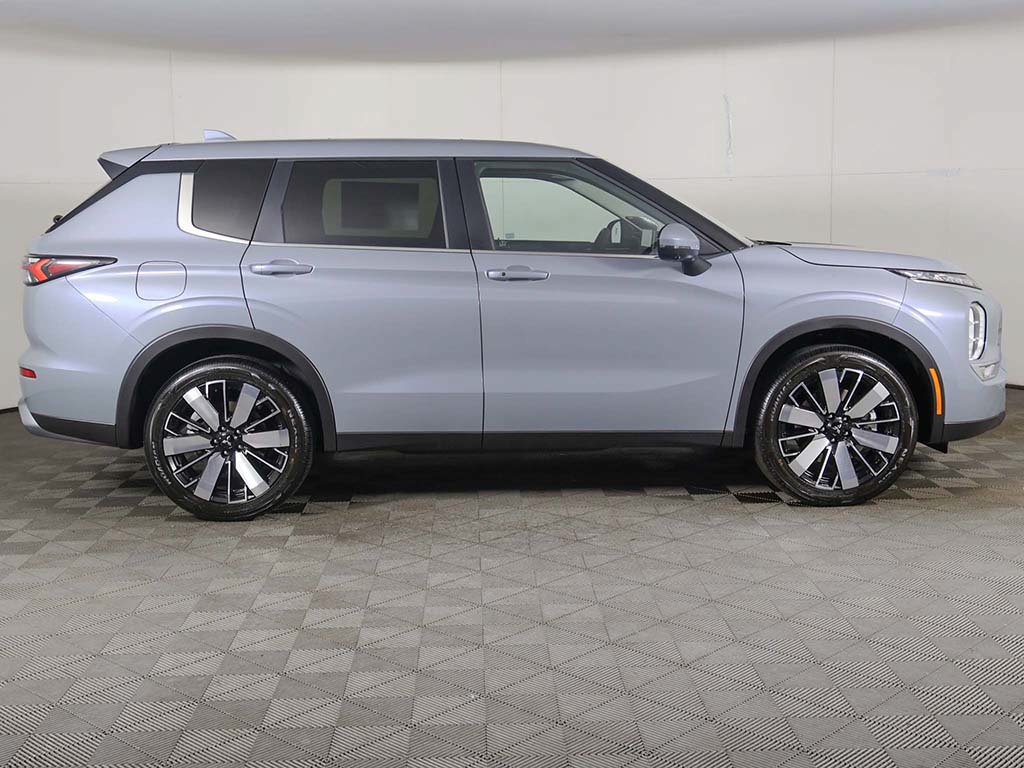 New 2026 Mitsubishi Outlander SE FWD image 19