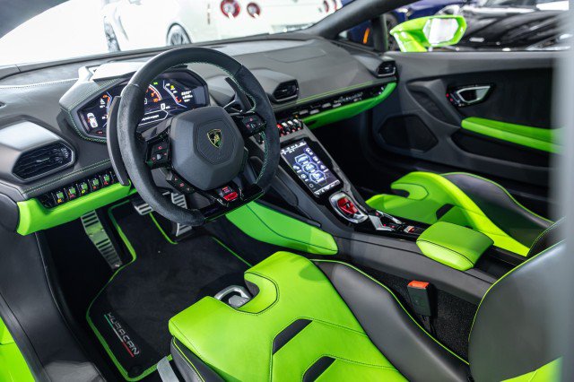 Used 2022 Lamborghini Huracan EVO RWD image 34