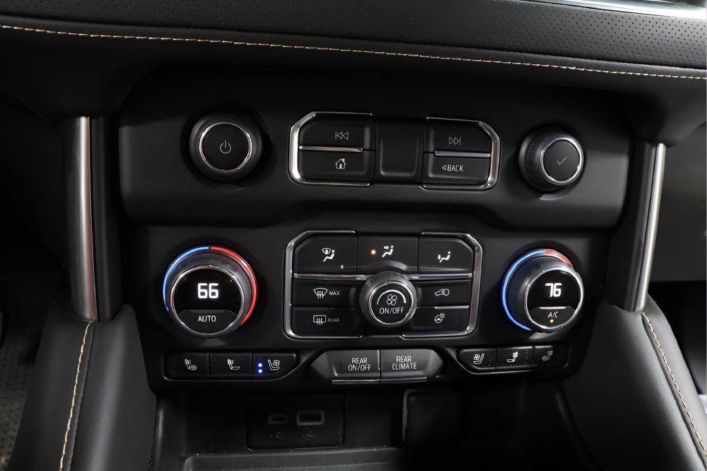 Used 2024 Chevrolet Tahoe Premier w/ Advanced Technology Package AWD/4WD image 9