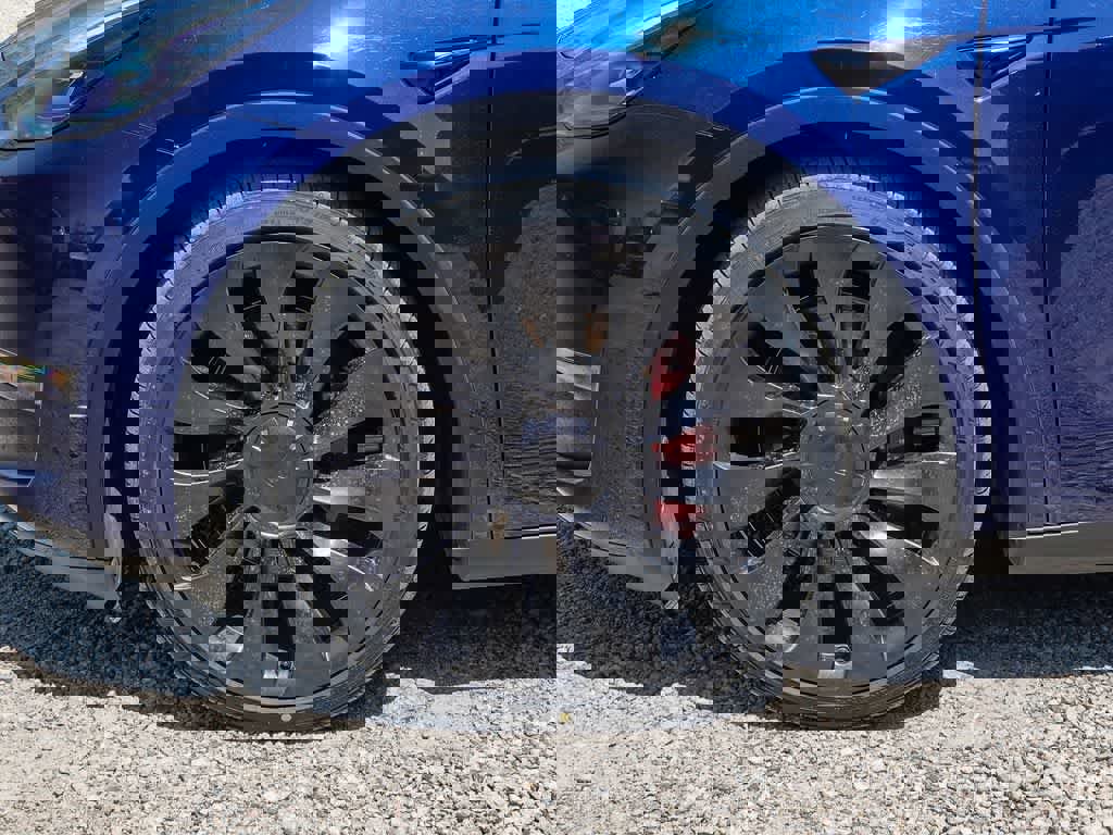 Used 2023 Tesla Model Y Performance AWD/4WD image 18