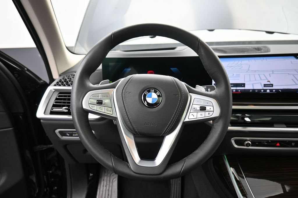 Used 2026 BMW X7 xDrive40i AWD/4WD image 13