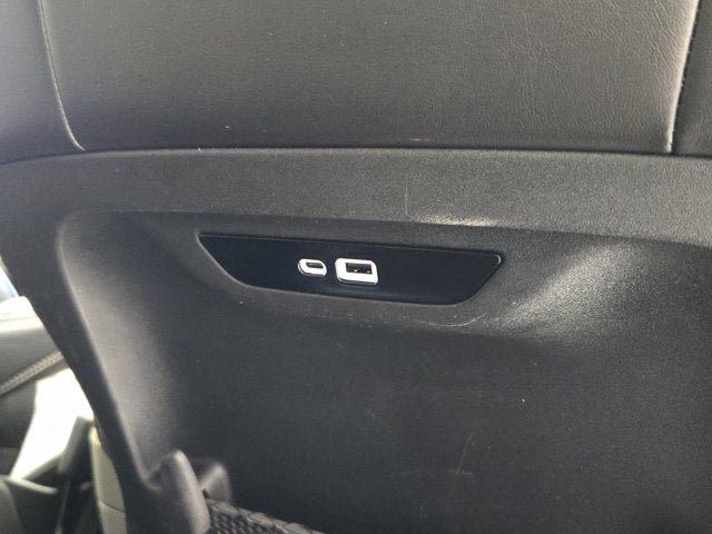 Used 2024 Chrysler Pacifica Touring-L FWD image 8
