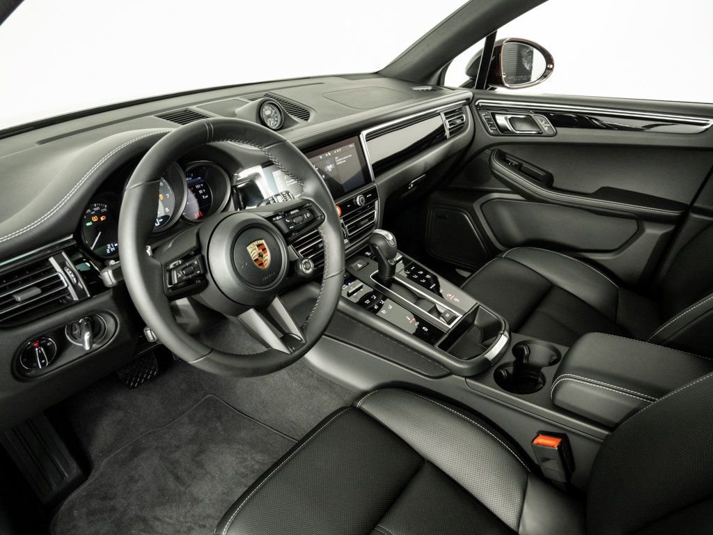 New 2026 Porsche Macan S image 4