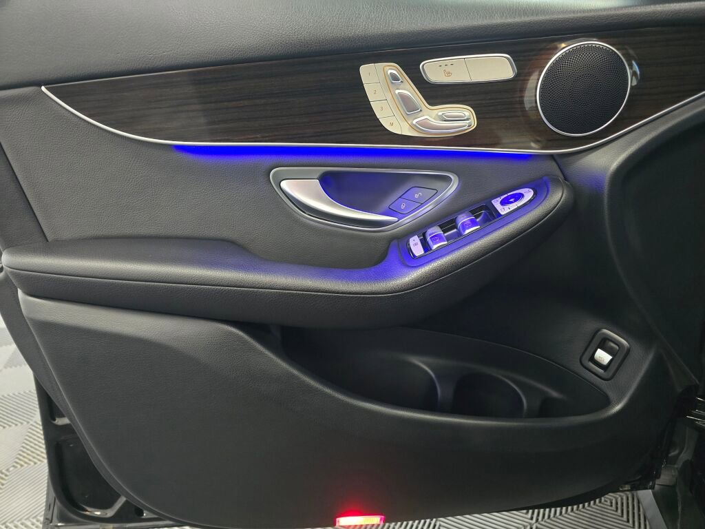 Used 2022 Mercedes-Benz GLC 300 GLC 300 image 33