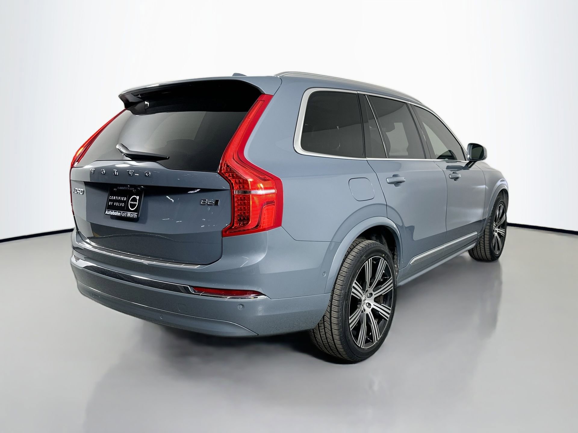 Certified 2023 Volvo XC90 B6 Ultimate w/ Protection Package Premier image 6