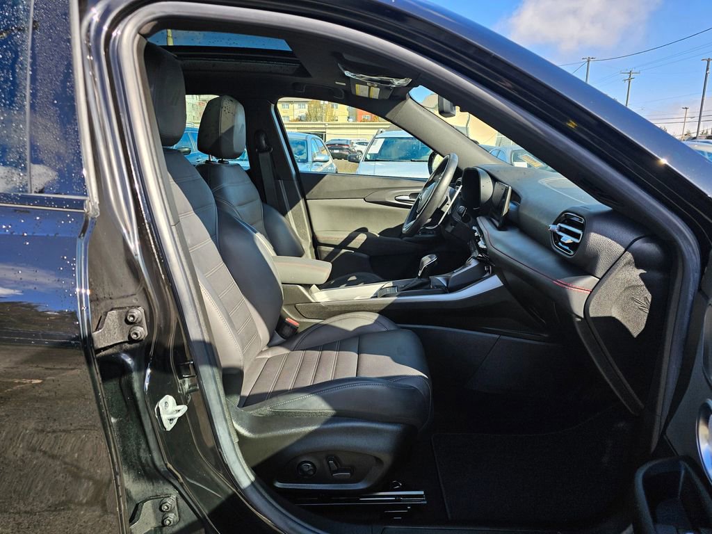 Used 2024 Dodge Hornet R/T Plus w/ Tech Pack Plus w/o Parking image 12