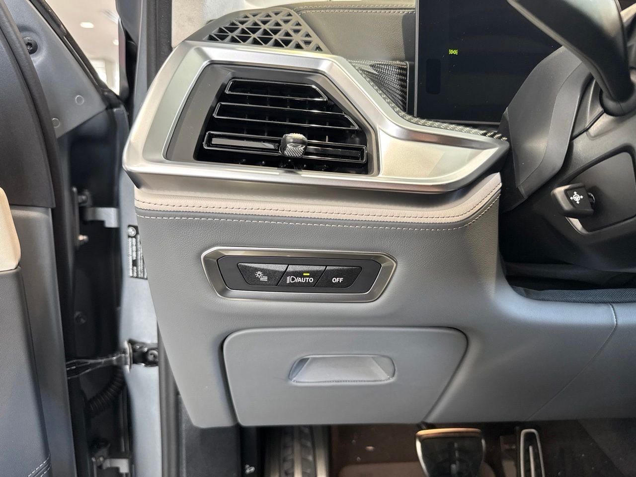 New 2027 BMW X7 M60i AWD/4WD image 40