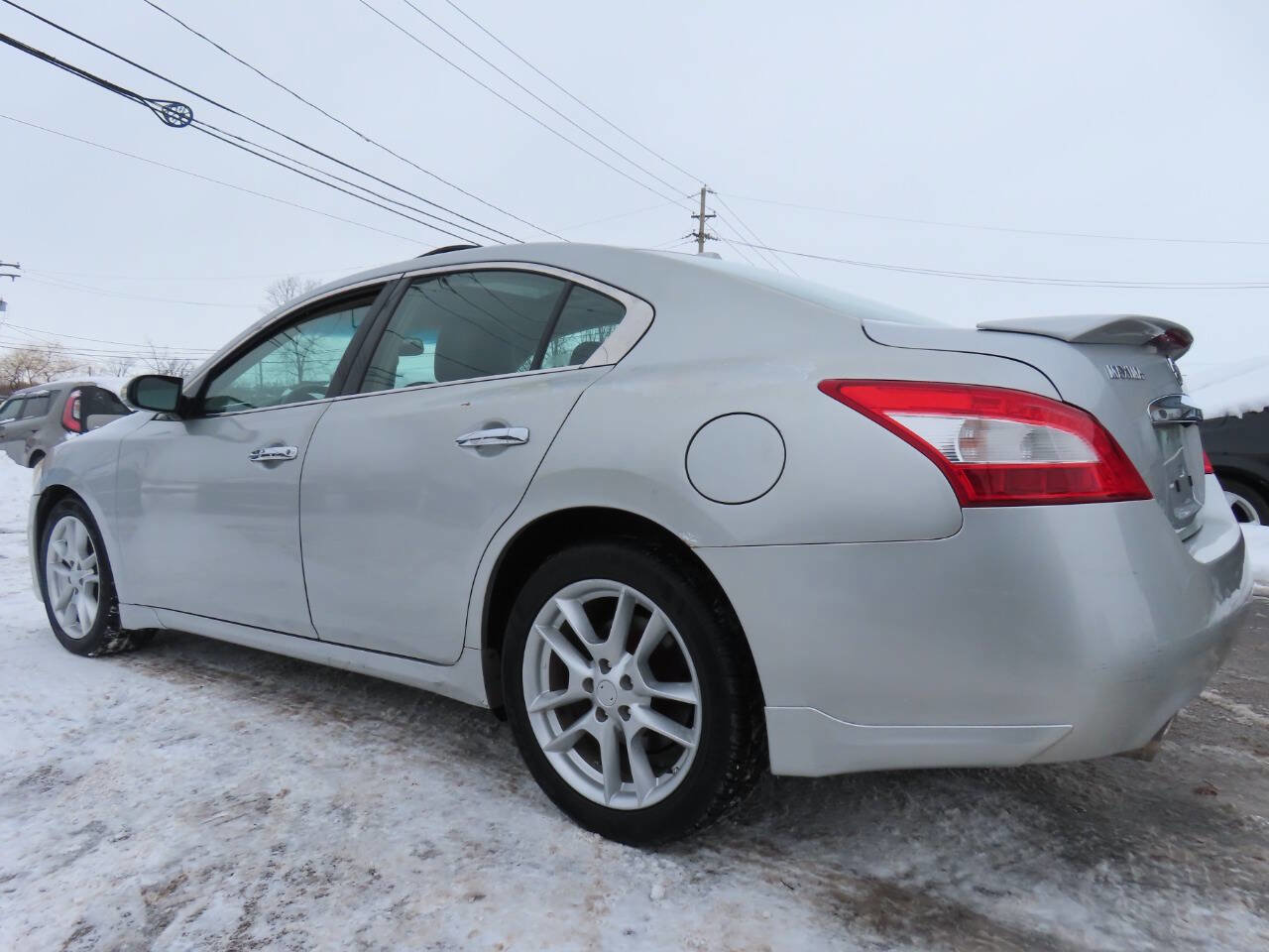 Used 2011 Nissan Maxima 3.5 SV w/ Monitor Pkg image 3