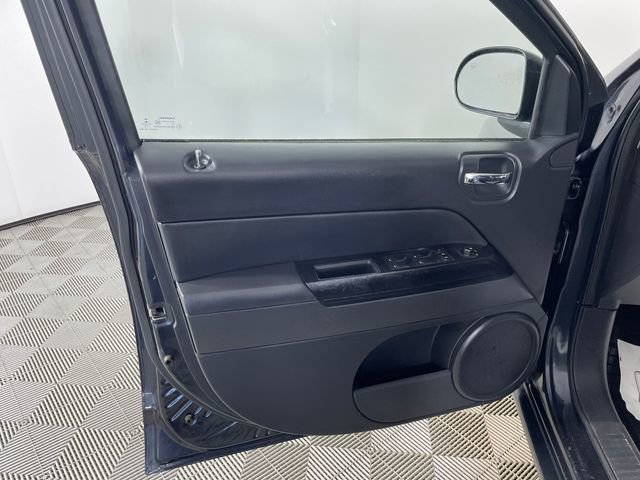 Used 2016 Jeep Compass Sport w/ Power Value Group AWD/4WD image 14