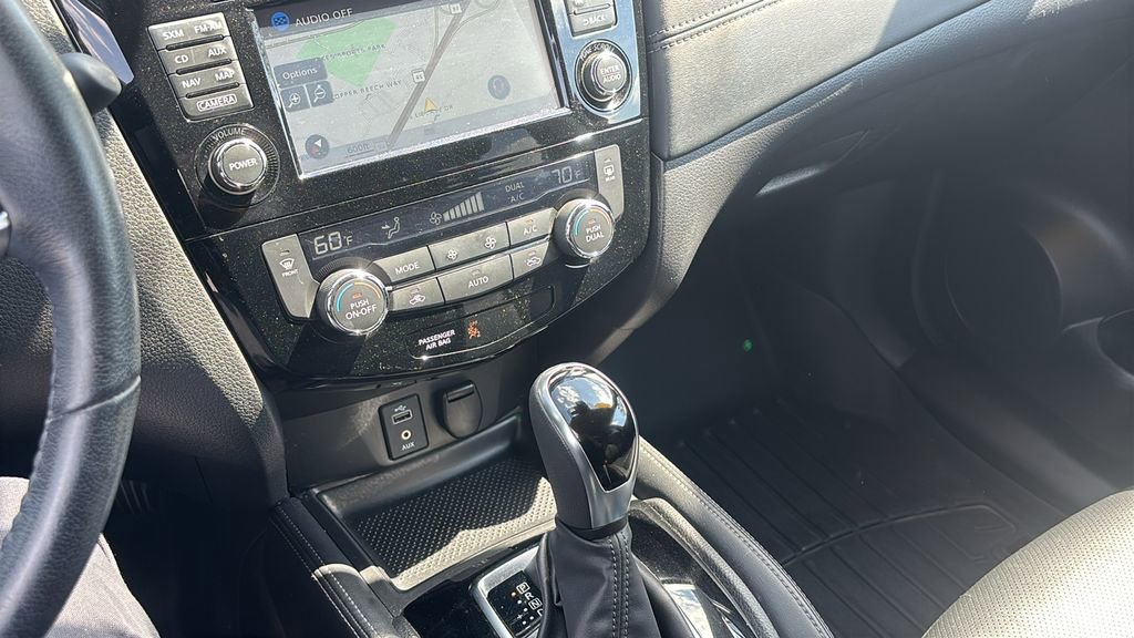 Used 2017 Nissan Rogue SL FWD image 20