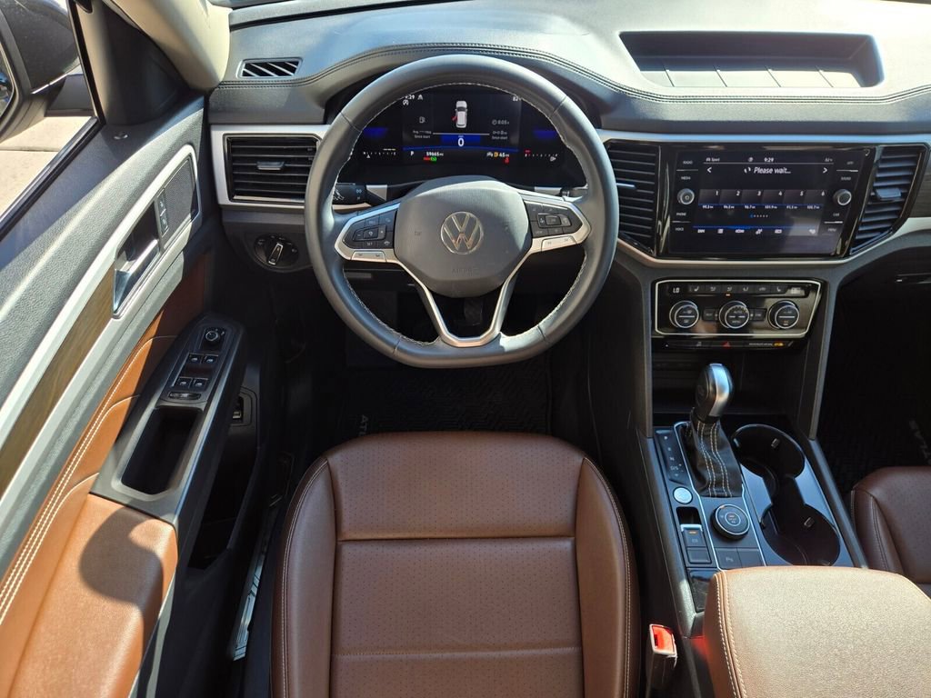 Used 2022 Volkswagen Atlas SE w/ Panoramic Sunroof Package image 16