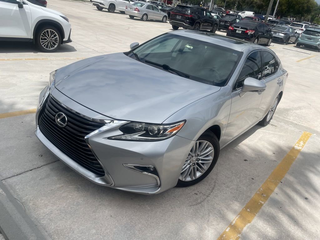 Used 2016 Lexus ES 350 w/ Premium Package w/Wood Trim FWD image 5