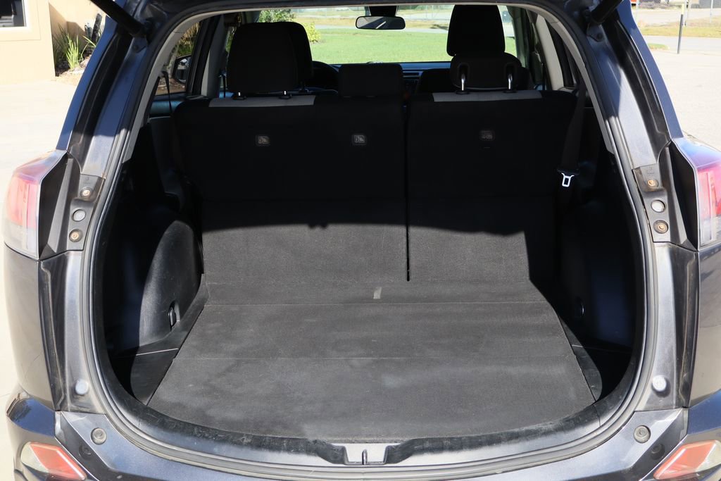 Used 2017 Toyota RAV4 XLE image 22