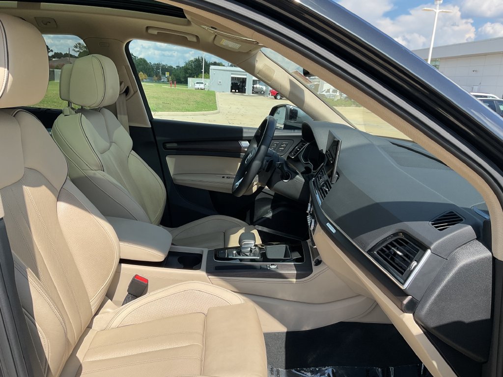 Used 2023 Audi Q5 2.0T Premium Plus w/ Premium Plus Package AWD/4WD image 18