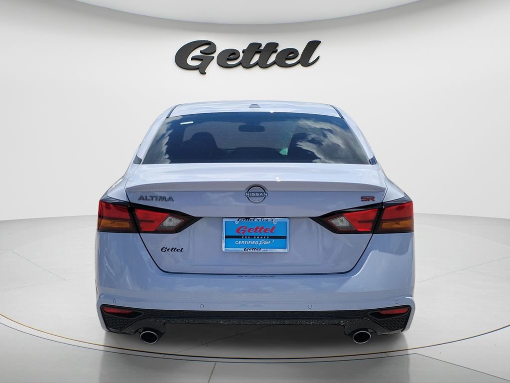 Used 2024 Nissan Altima 2.5 SR w/ SR Premium Package FWD image 5