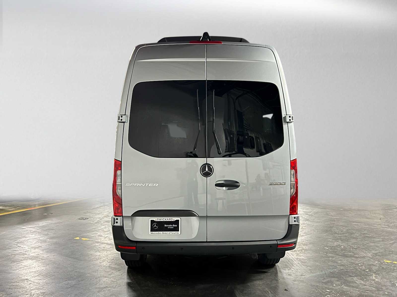 Used 2025 Mercedes-Benz Sprinter 2500 image 4