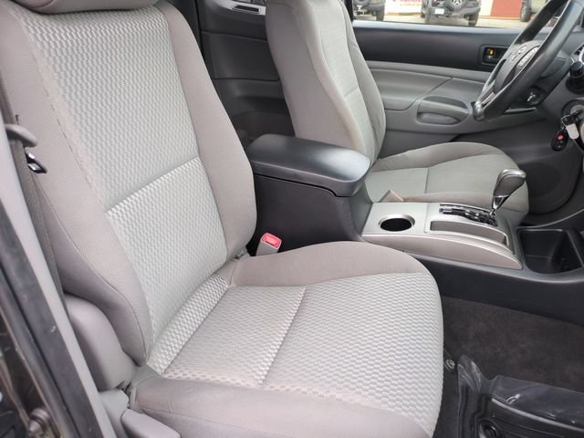 Used 2013 Toyota Tacoma PreRunner w/ SR5 Pkg RWD image 31