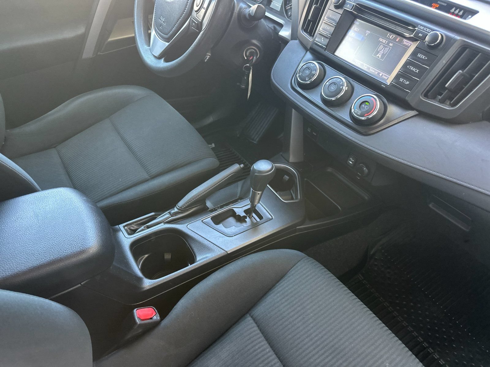 Used 2018 Toyota RAV4 LE w/ All Weather Liner Package AWD/4WD image 16