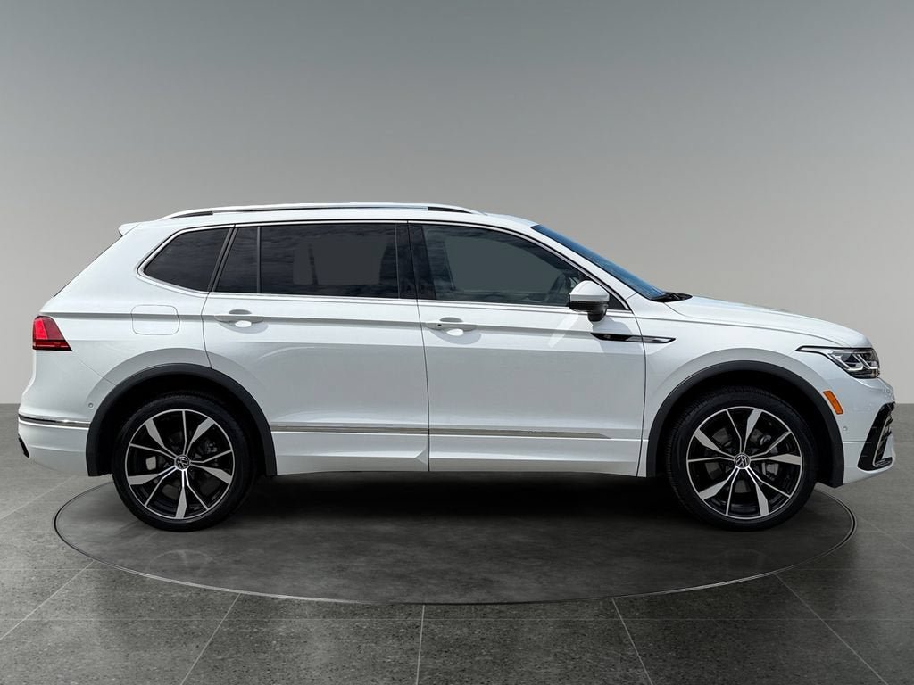 Used 2024 Volkswagen Tiguan SEL R-Line AWD/4WD image 10