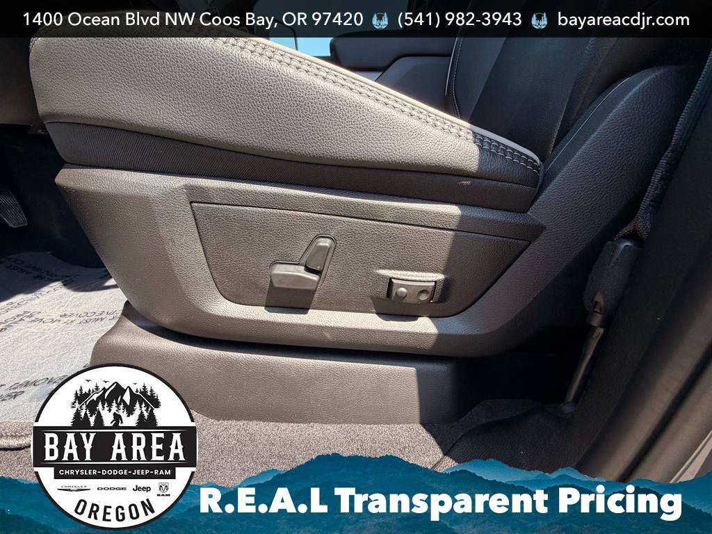 New 2026 RAM 2500 Laramie AWD/4WD image 13