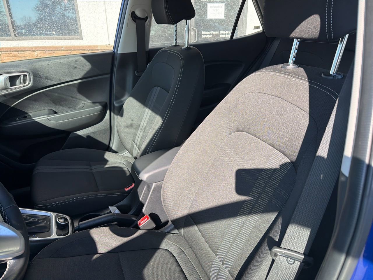 Used 2022 Hyundai Venue SEL image 3