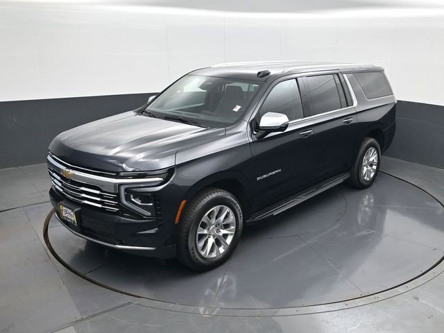 Used 2025 Chevrolet Suburban Premier AWD/4WD image 14
