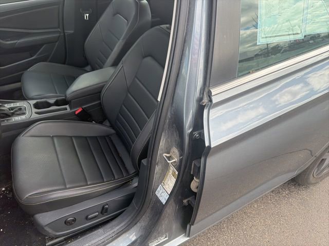 Used 2022 Volkswagen Jetta SE w/ Panoramic Sunroof Package FWD image 13
