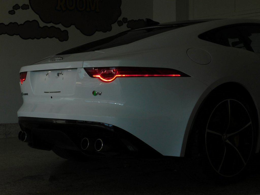 Used 2015 Jaguar F-TYPE R image 78