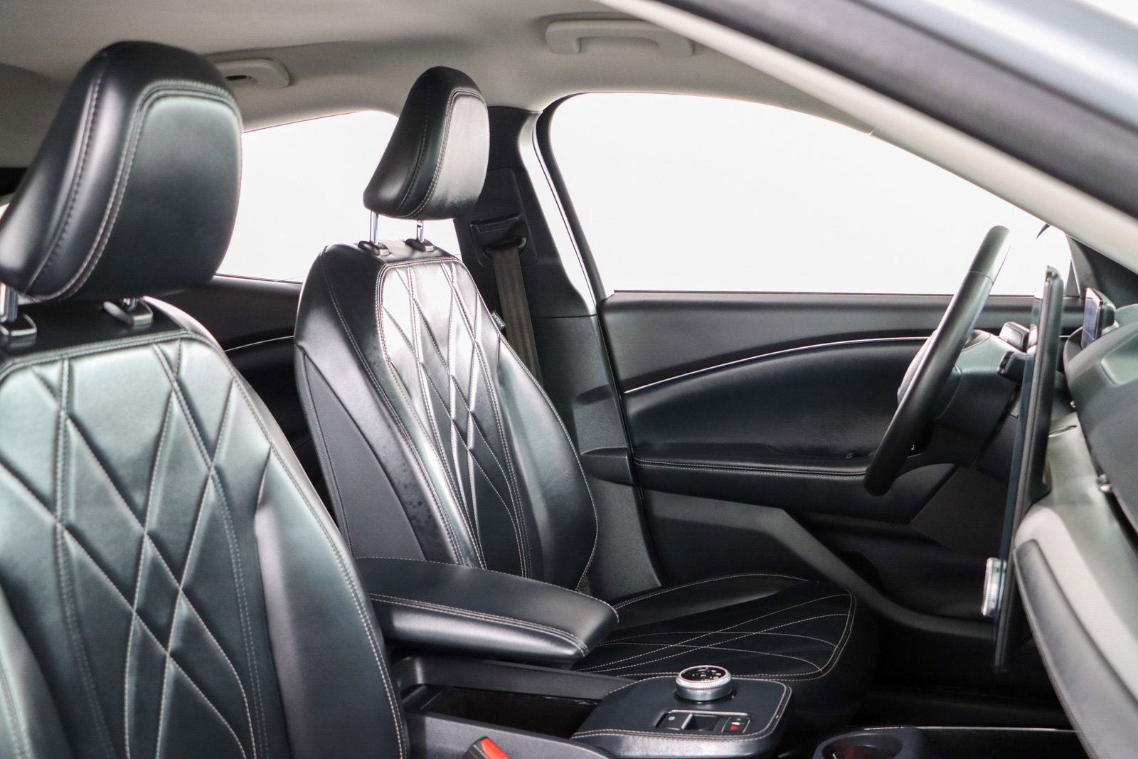 Used 2022 Ford Mustang Mach-E Select image 26