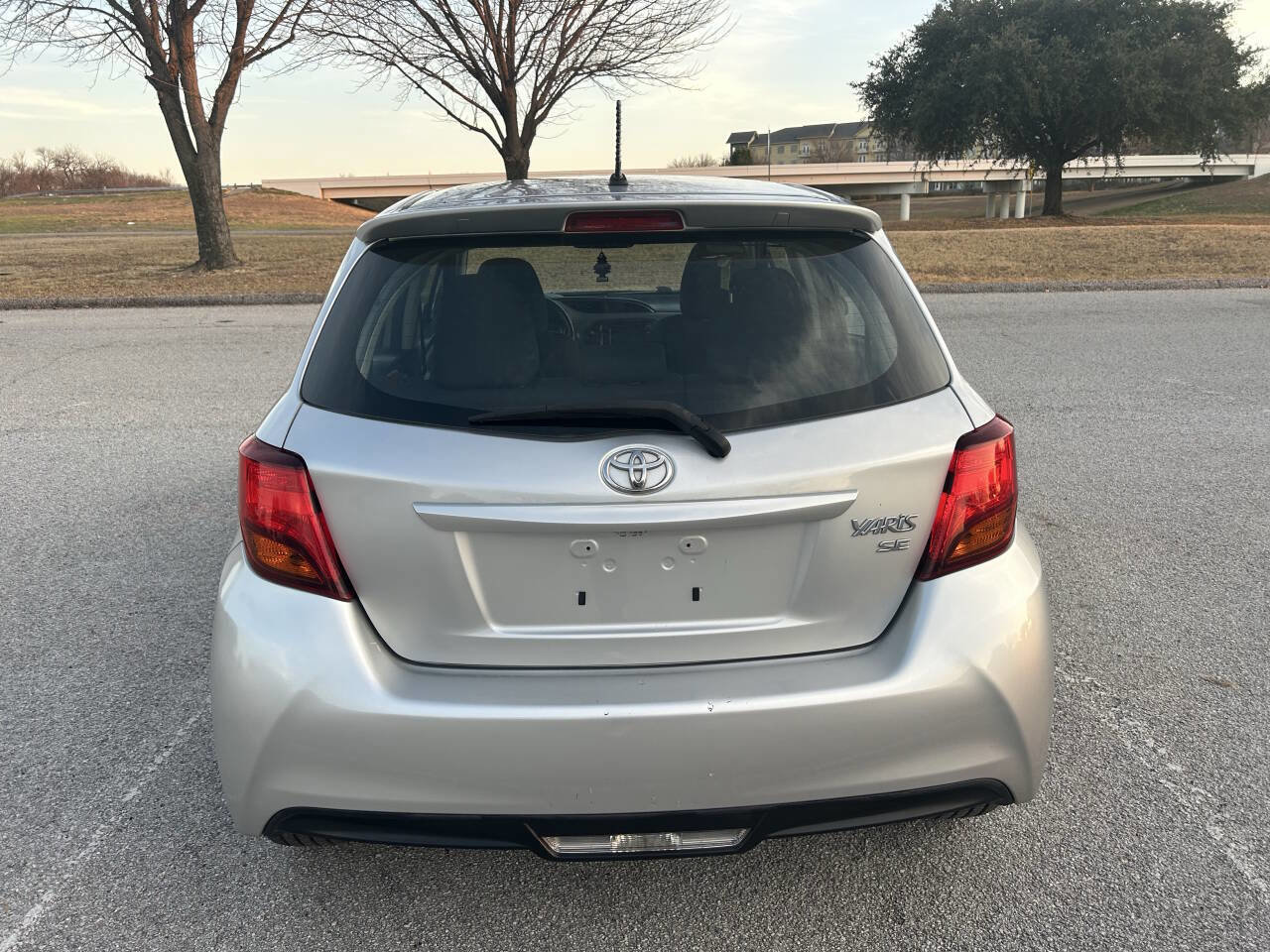 Used 2016 Toyota Yaris SE image 7