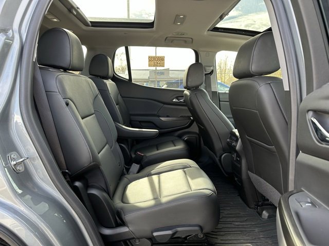 Used 2023 GMC Acadia SLT w/ Technology Package image 10