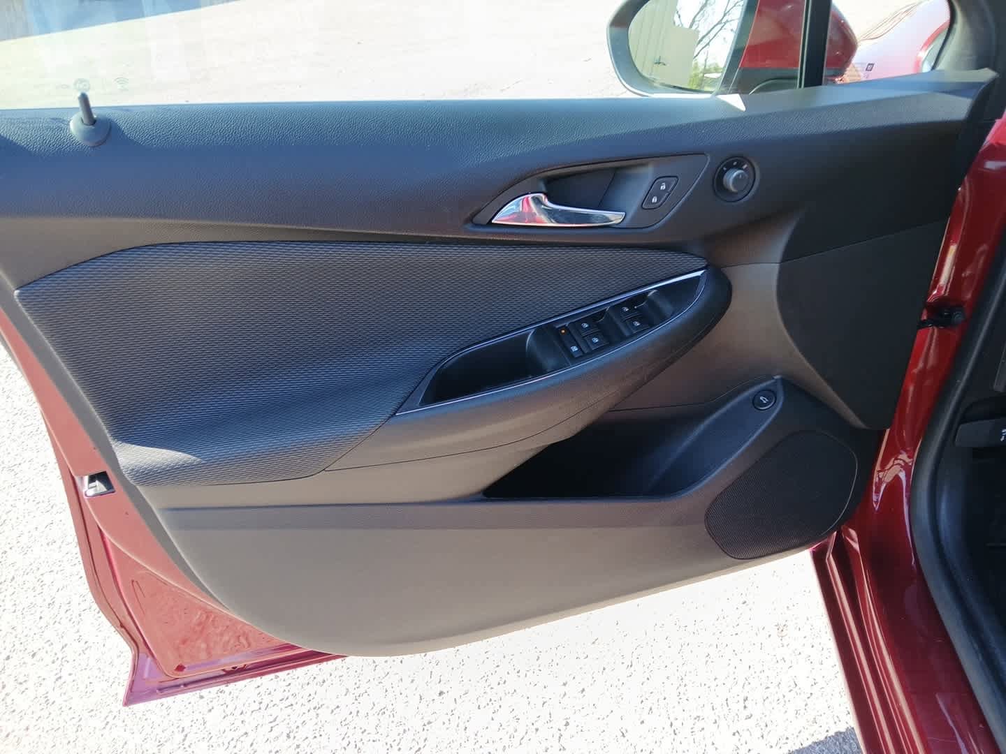 Used 2019 Chevrolet Cruze LT image 12