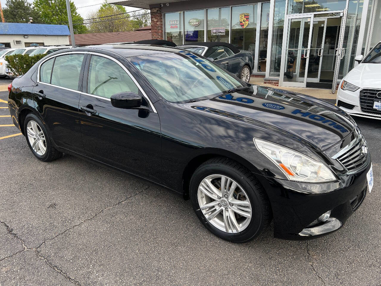 Used 2011 INFINITI G37 x Sedan AWD/4WD image 4