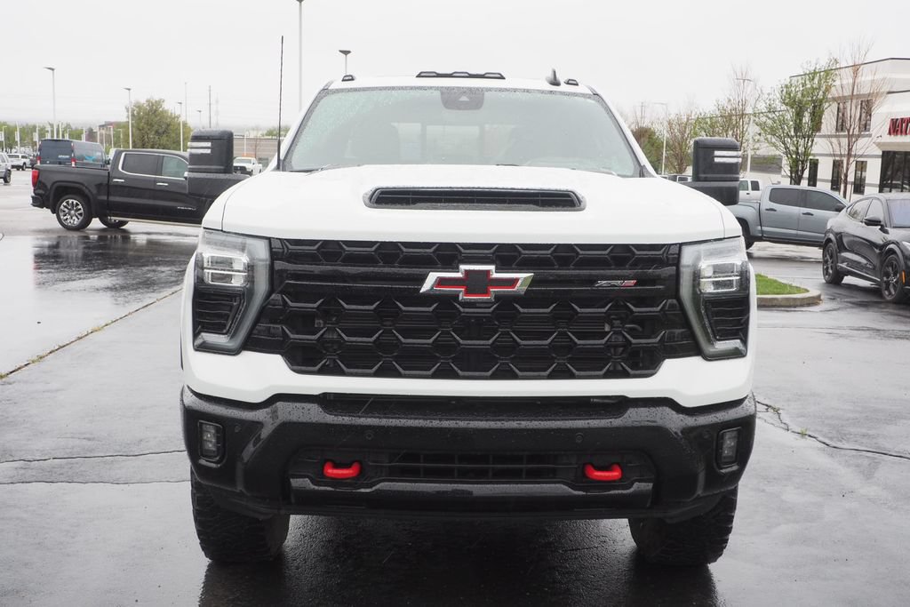 Used 2025 Chevrolet Silverado 2500 ZR2 w/ Technology Package AWD/4WD image 2