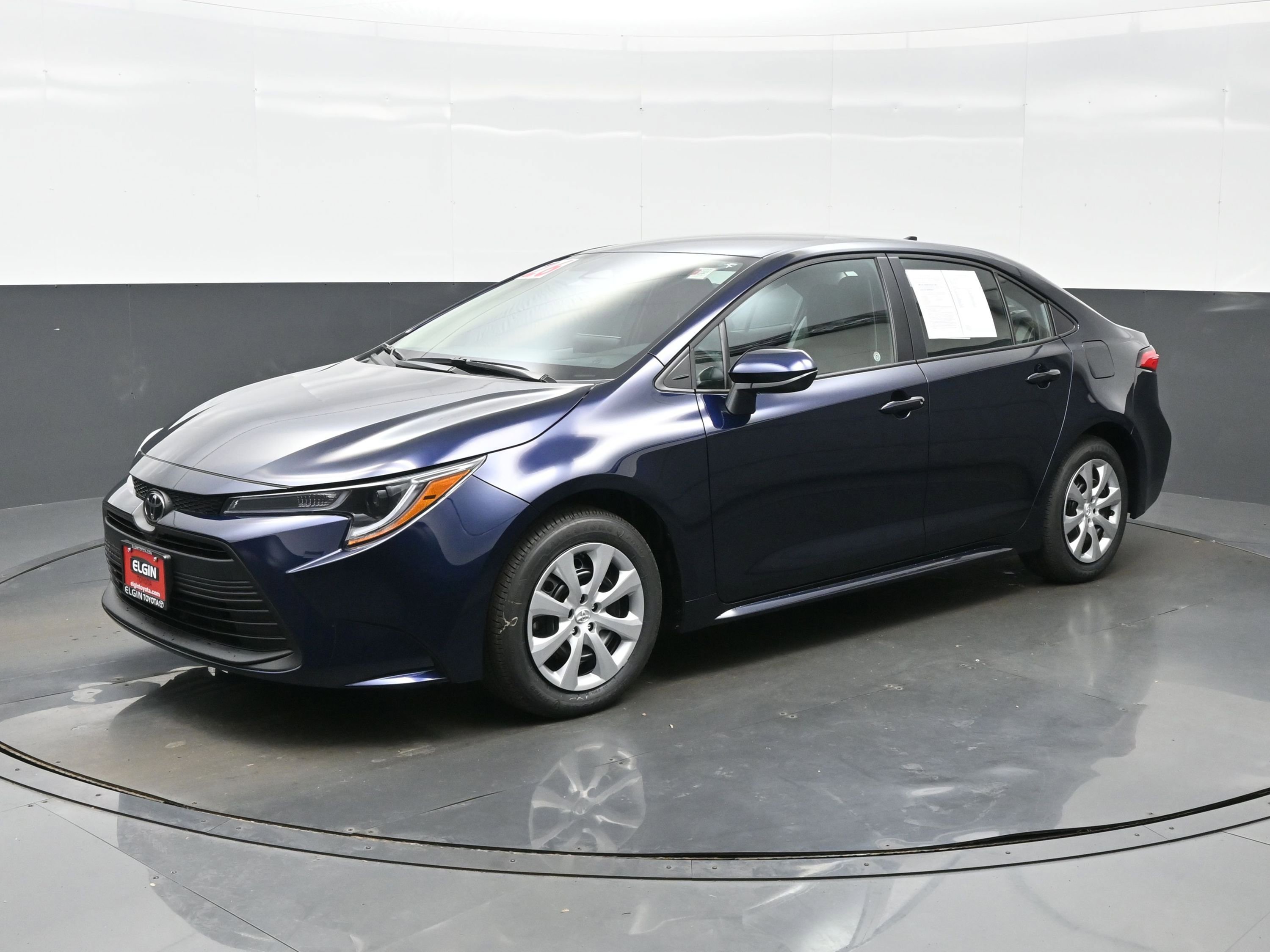 Used 2026 Toyota Corolla LE FWD image 2