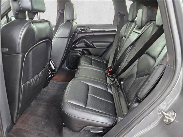 Used 2013 Porsche Cayenne S image 17