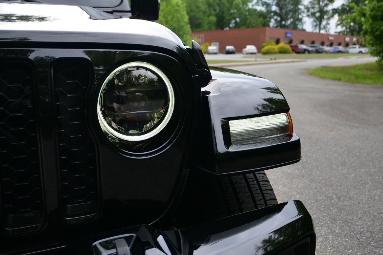 Used 2023 Jeep Gladiator Overland AWD/4WD image 42