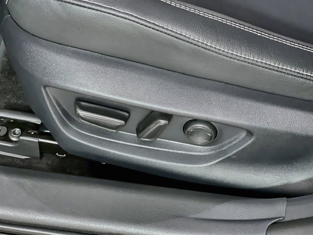 Used 2026 Toyota Camry SE FWD image 13