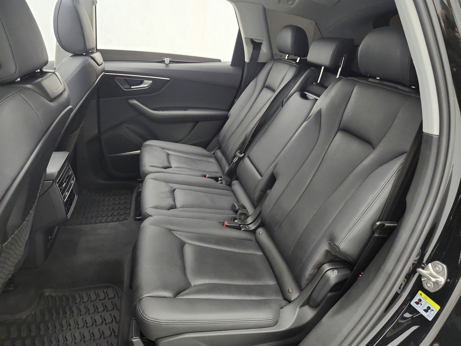 Used 2023 Audi Q7 3.0T Prestige w/ Prestige Package image 15