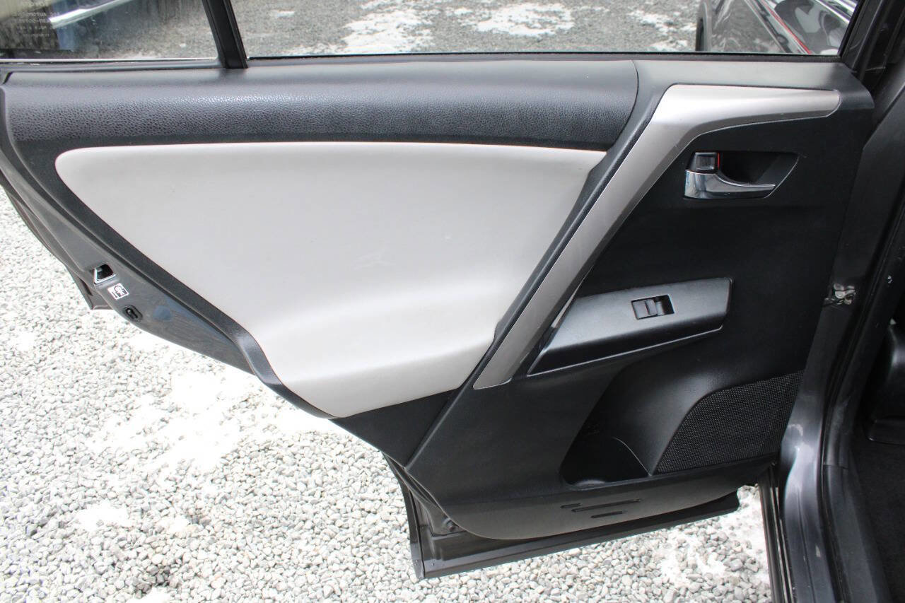 Used 2017 Toyota RAV4 XLE image 22