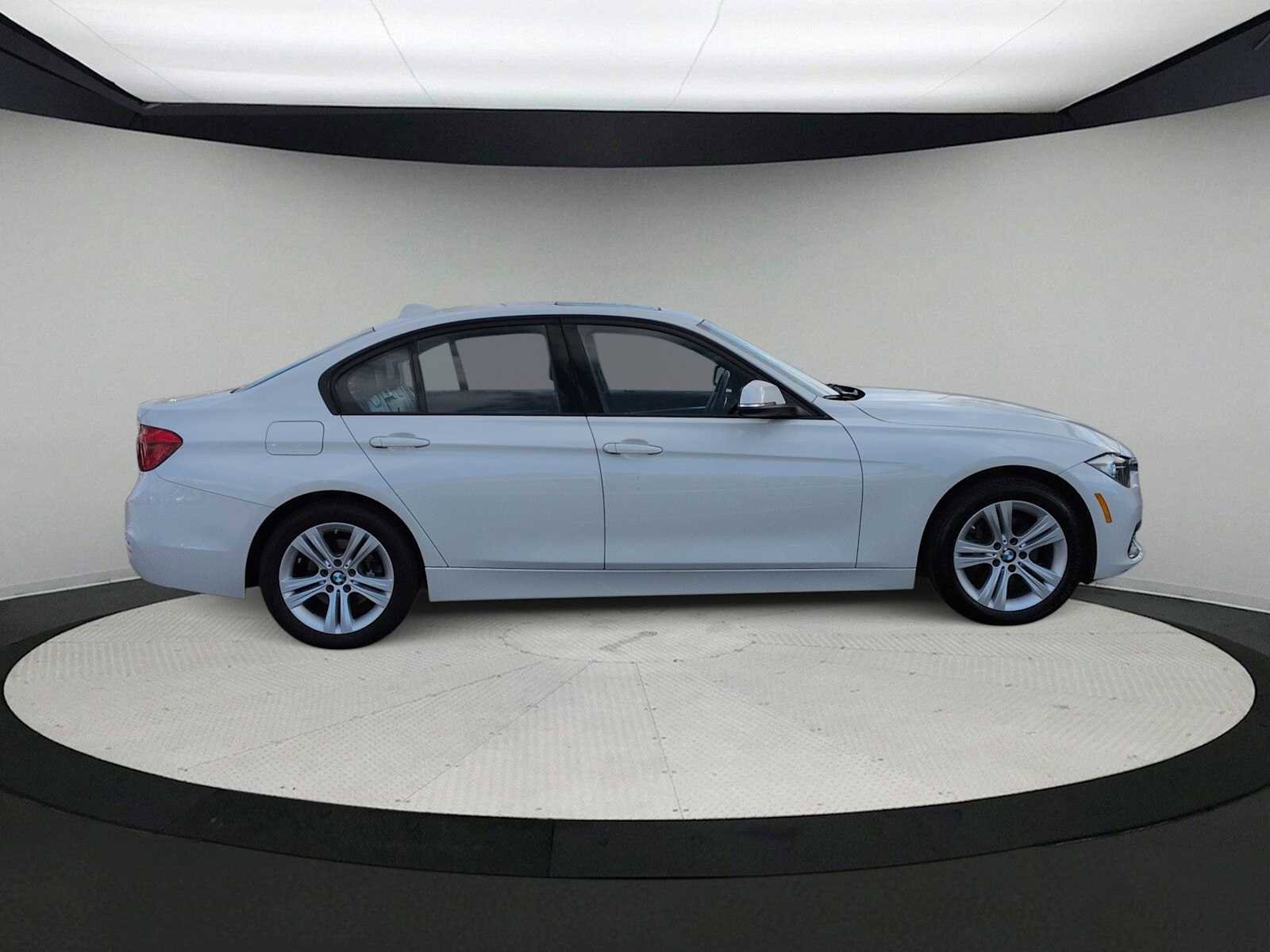 Used 2016 BMW 328i xDrive Sedan image 9