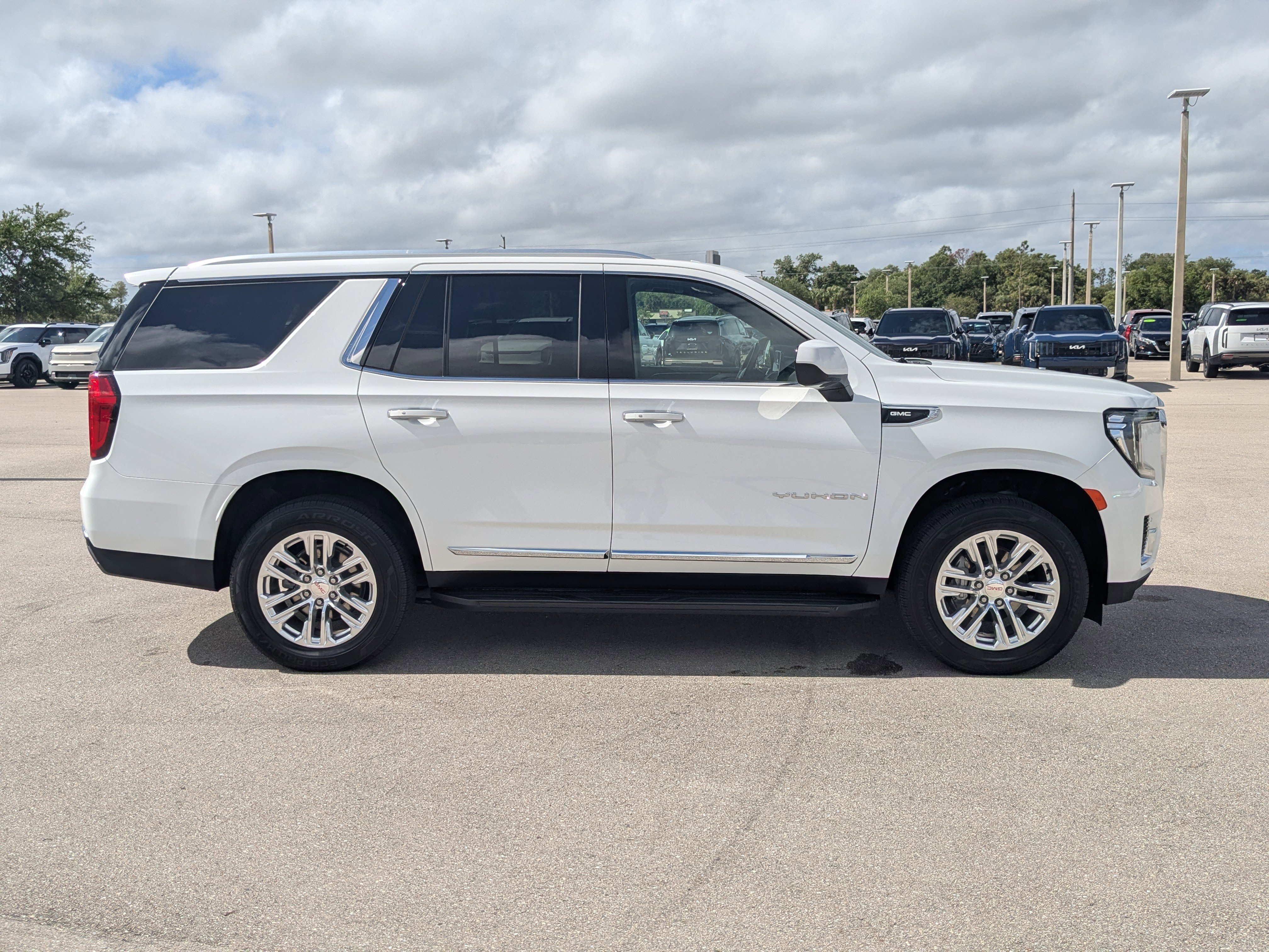 Used 2024 GMC Yukon SLT image 4