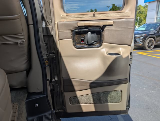 Used 2019 Chevrolet Express 2500 RWD image 14