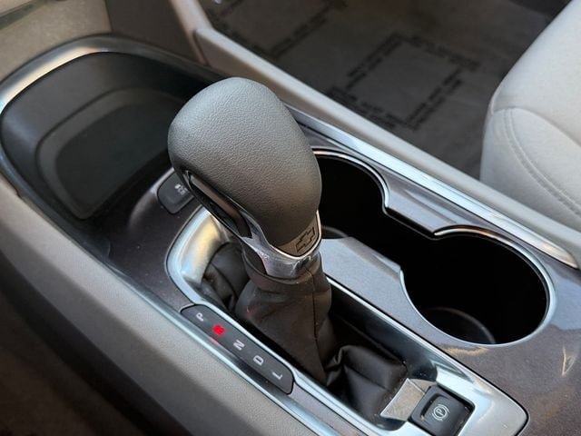 Used 2025 Chevrolet Malibu LT FWD image 24