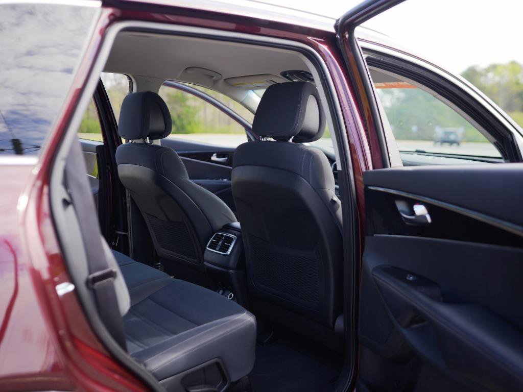 Used 2016 Kia Sorento LX w/ LX Convenience Package image 30