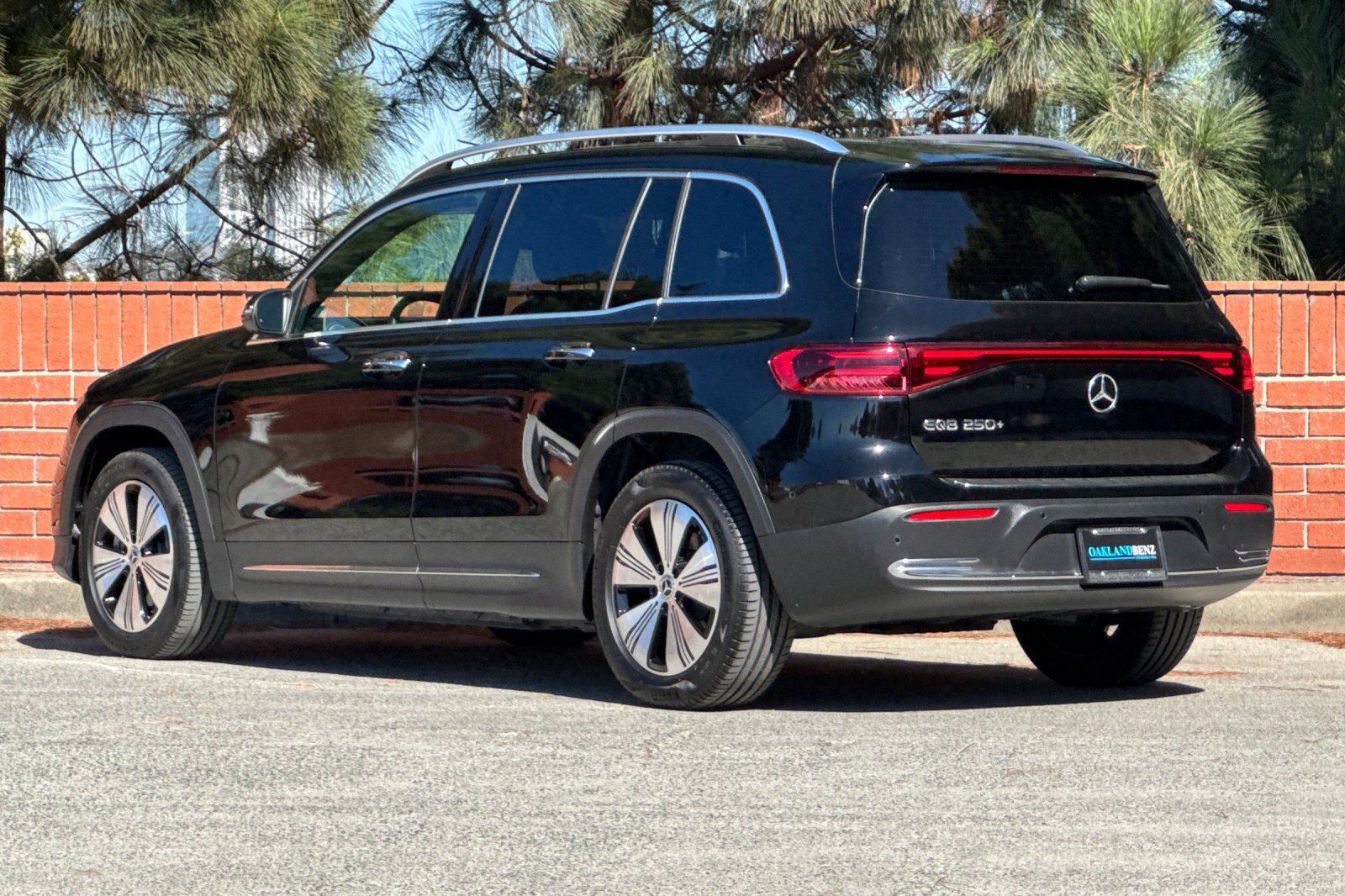 Certified 2024 Mercedes-Benz EQB 250+ image 6